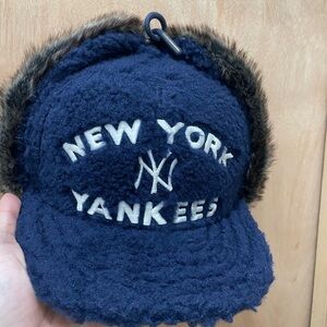 New York Yankees Blue Fuzzy Cap 7 3/8